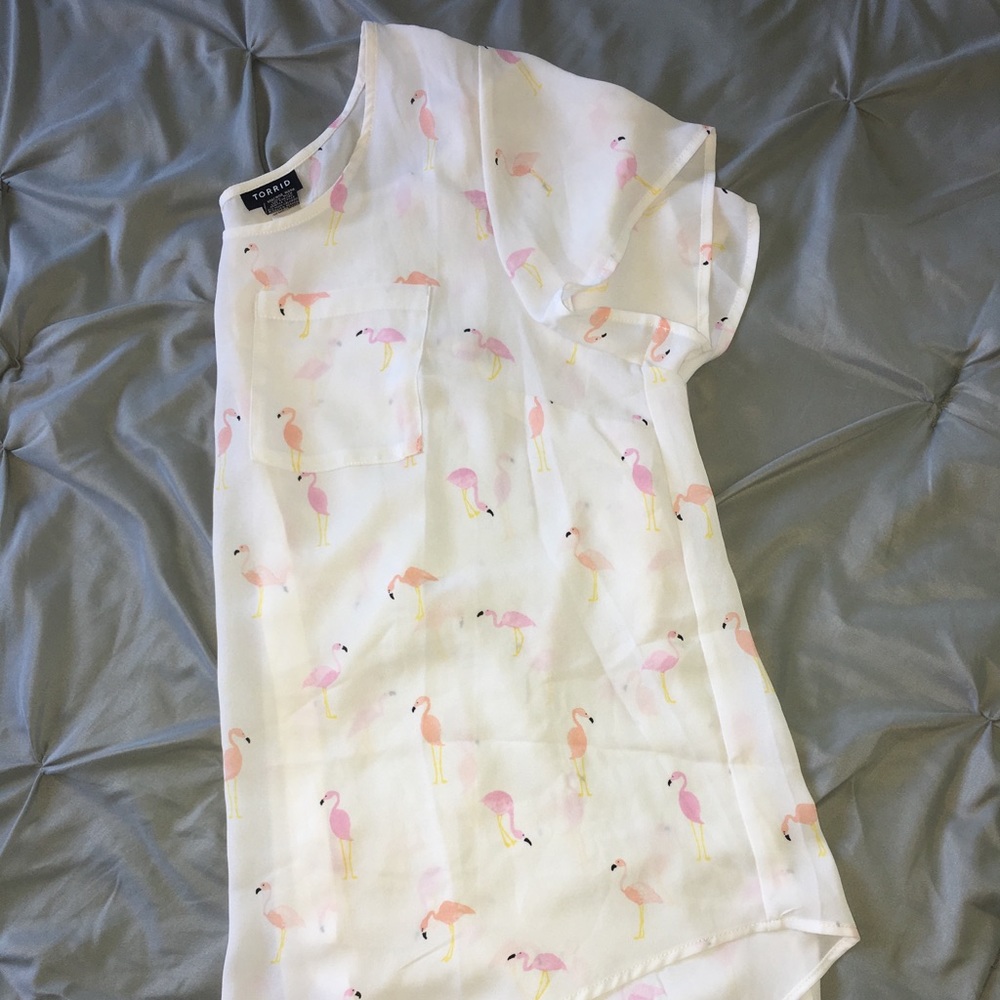 Like new Torrid top with button up back.